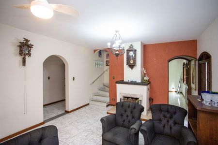 Casa à venda com 230m², 4 quartos e 3 vagasSala de TV