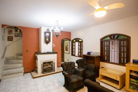 Sala de TV de casa à venda com 4 quartos, 230m² em Centro, Diadema