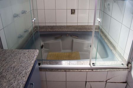 Casa à venda com 230m², 4 quartos e 3 vagasBanheira