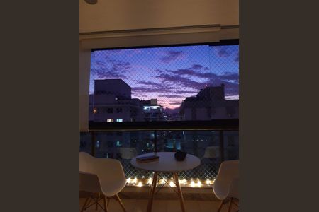 Apartamento à venda com 85m², 2 quartos e 1 vagaVaranda