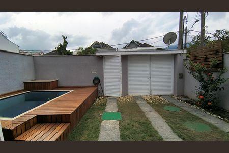Casa de condomínio para alugar com 200m², 3 quartos e 2 vagas Casa de condomínio para alugar com 200m², 3 quartos e 2 vagasQuintal