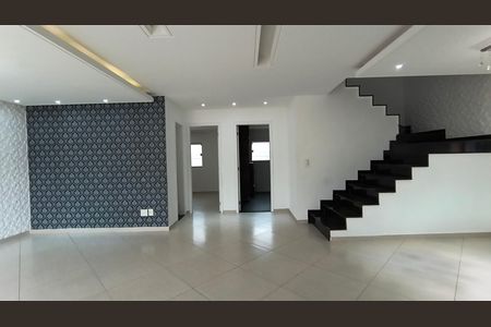 Casa de condomínio para alugar com 200m², 3 quartos e 2 vagas Casa de condomínio para alugar com 200m², 3 quartos e 2 vagasSala
