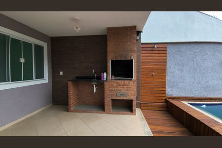 Casa de condomínio para alugar com 200m², 3 quartos e 2 vagas Casa de condomínio para alugar com 200m², 3 quartos e 2 vagasQuintal