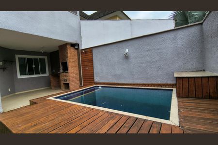 Casa de condomínio para alugar com 200m², 3 quartos e 2 vagas Casa de condomínio para alugar com 200m², 3 quartos e 2 vagasQuintal