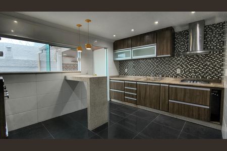 Casa de condomínio para alugar com 200m², 3 quartos e 2 vagas Casa de condomínio para alugar com 200m², 3 quartos e 2 vagasCozinha