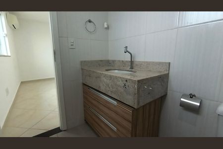 Casa de condomínio para alugar com 200m², 3 quartos e 2 vagas Casa de condomínio para alugar com 200m², 3 quartos e 2 vagasBanheiro da Suíte 3