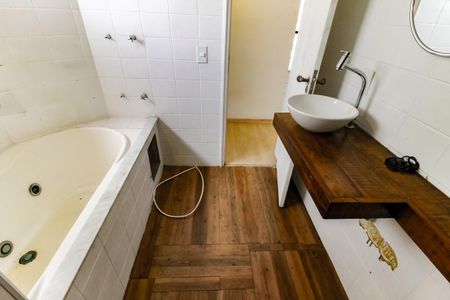 Apartamento para alugar com 75m², 1 quarto e 2 vagasBanheiro da Suíte