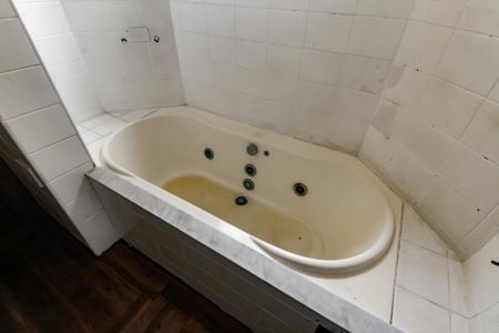 Apartamento para alugar com 75m², 1 quarto e 2 vagasBanheiro da Suíte - banheira