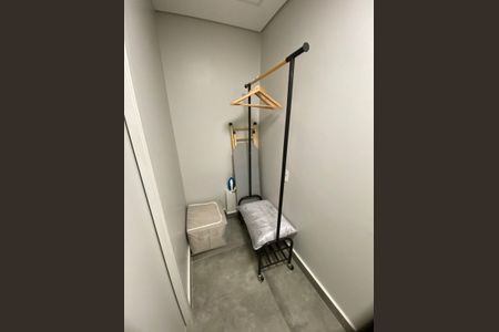 Banheiro de apartamento para alugar com 1 quarto, 30m² em Pinheiros, São Paulo