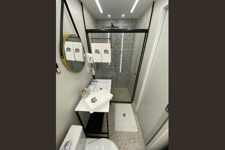 Banheiro de apartamento para alugar com 1 quarto, 30m² em Pinheiros, São Paulo