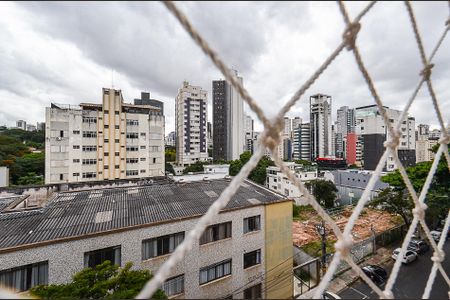 Apartamento para alugar com 90m², 3 quartos e 2 vagasVista