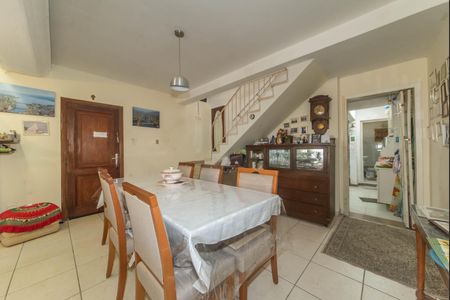 Casa à venda com 160m², 3 quartos e 2 vagasSala