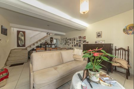 Casa à venda com 160m², 3 quartos e 2 vagasSala