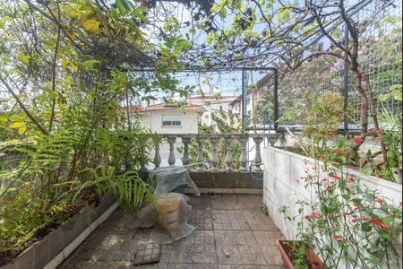 Casa à venda com 160m², 3 quartos e 2 vagasQuarto 2 - Varanda