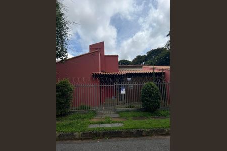 Casa à venda com 275m², 3 quartos e 2 vagasPlaca QuintoAndar