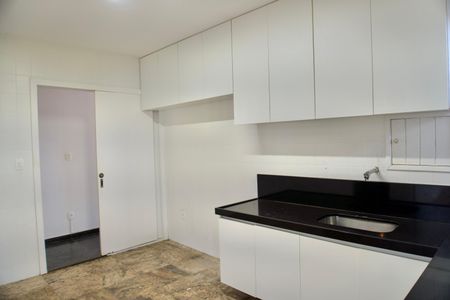 Casa à venda com 275m², 3 quartos e 2 vagasCozinha