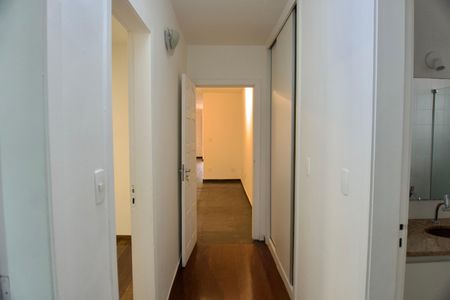 Casa à venda com 275m², 3 quartos e 2 vagasCorredor