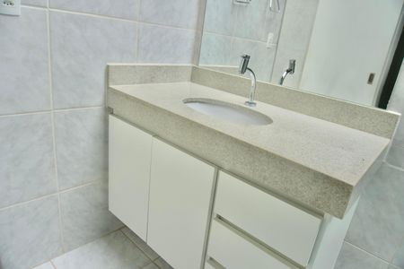 Casa à venda com 275m², 3 quartos e 2 vagasSuíte - Banheiro