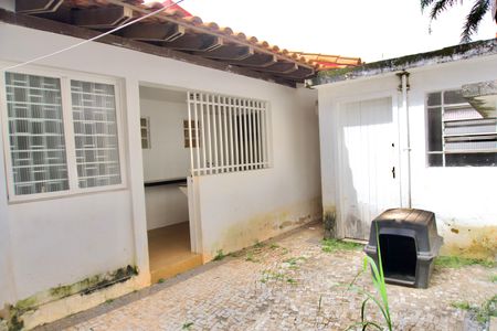 Casa à venda com 275m², 3 quartos e 2 vagasÁrea de Serviço - Externa