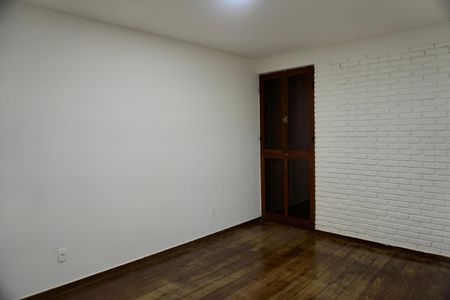 Casa à venda com 275m², 3 quartos e 2 vagasQuarto 2