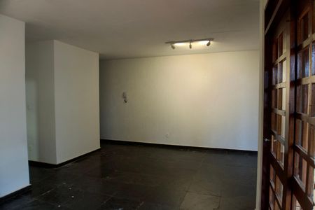 Casa à venda com 275m², 3 quartos e 2 vagasSala