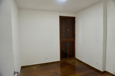 Casa à venda com 275m², 3 quartos e 2 vagasQuarto 3