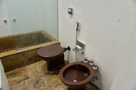 Casa à venda com 275m², 3 quartos e 2 vagasBanheiro