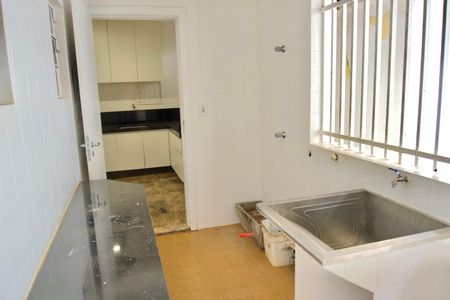 Casa à venda com 275m², 3 quartos e 2 vagasÁrea de Serviço