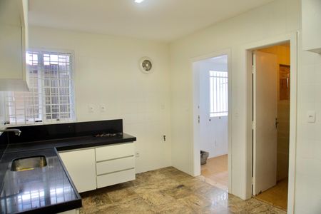 Casa à venda com 275m², 3 quartos e 2 vagasCozinha