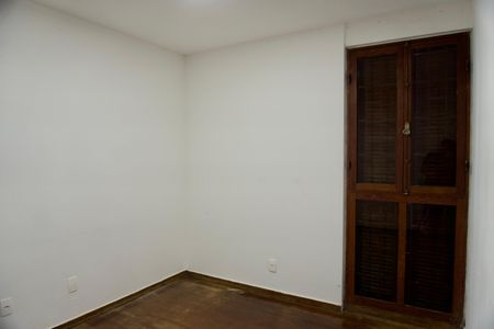 Casa à venda com 275m², 3 quartos e 2 vagasQuarto 3