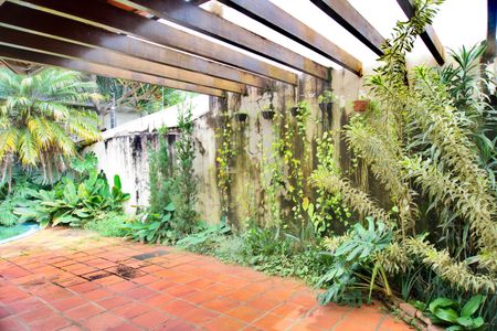 Casa à venda com 275m², 3 quartos e 2 vagasÁrea Externa - Jardim