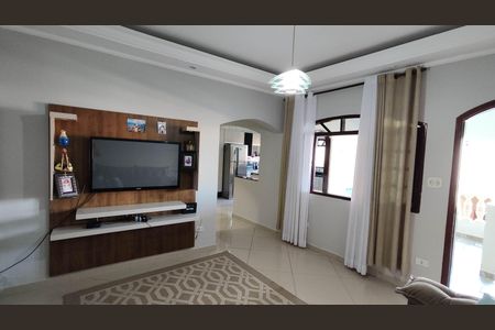 Sala de casa para alugar com 3 quartos, 150m² em Jardim Lourdes, Ferraz de Vasconcelos