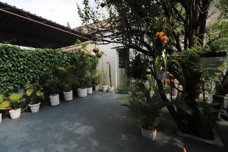 Casa à venda com 160m², 4 quartos e sem vagaQuintal