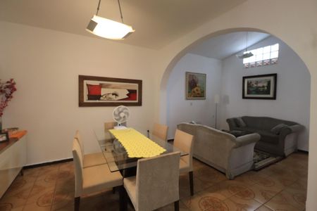Casa à venda com 160m², 4 quartos e sem vagaSala
