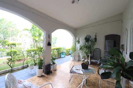 Casa à venda com 160m², 4 quartos e sem vagaVaranda