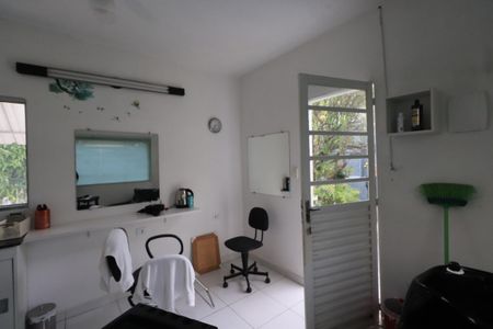 Casa à venda com 160m², 4 quartos e sem vagaSalão
