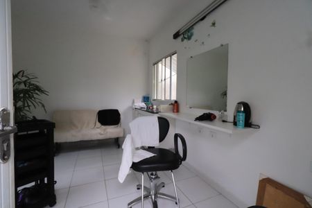Casa à venda com 160m², 4 quartos e sem vagaSalão
