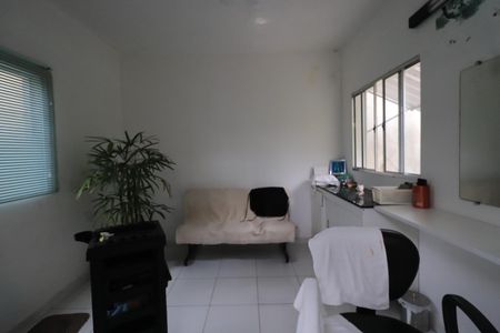 Casa à venda com 160m², 4 quartos e sem vagaSalão