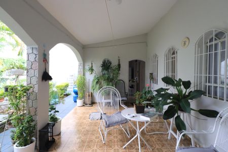 Casa à venda com 160m², 4 quartos e sem vagaVaranda