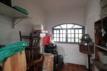 Casa à venda com 160m², 4 quartos e sem vagaEscritório