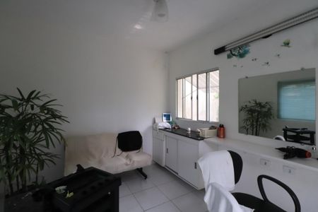 Casa à venda com 160m², 4 quartos e sem vagaSalão