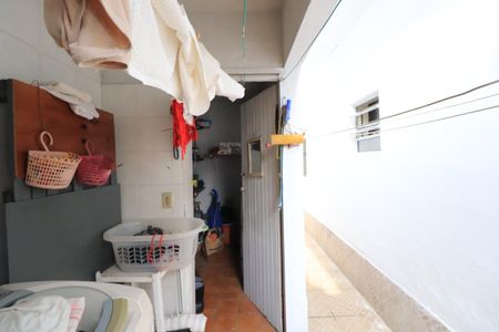 Casa à venda com 160m², 4 quartos e sem vagaÁrea de Serviço