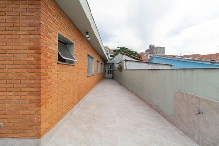 Casa para alugar com 407m², 3 quartos e 8 vagasQuintal