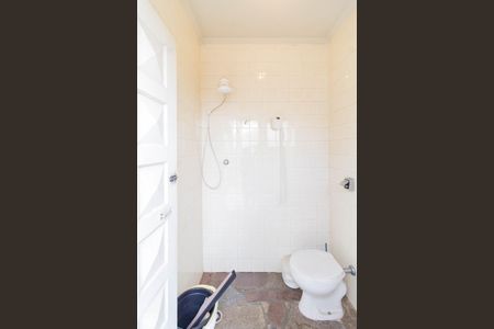 Casa para alugar com 407m², 3 quartos e 8 vagasBanheiro de serviço