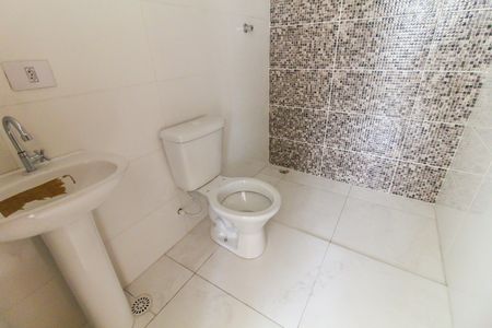 Banheiro de kitnet/studio para alugar com 1 quarto, 36m² em Itaim Paulista, São Paulo