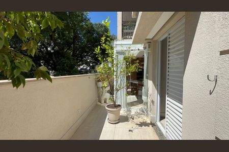 Apartamento à venda com 86m², 2 quartos e 1 vagaVaranda da suite 