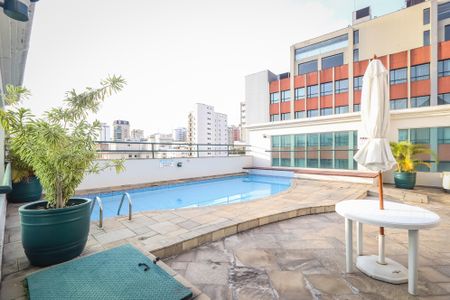 Studio à venda com 38m², 1 quarto e 1 vaga Studio à venda com 38m², 1 quarto e 1 vagaÁrea comum - Piscina