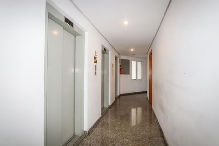 Studio à venda com 38m², 1 quarto e 1 vaga Studio à venda com 38m², 1 quarto e 1 vagaHall Social