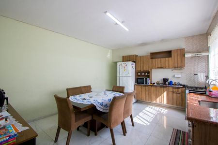 Casa à venda com 192m², 2 quartos e 6 vagasCozinha