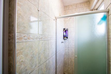 Casa à venda com 192m², 2 quartos e 6 vagasBanheiro do quarto 1